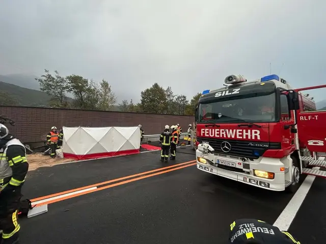 Bei Silz kam es auf der Inntalautobahn zu einem tödlichen Verkehrsunfall. | Foto: Feuerwehr Silz