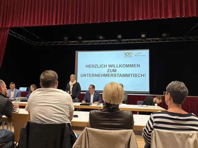Am Dienstagabend trafen sich die Mattersburger Unternehmerinnen und Unternehmer zum Unternehmerstammtisch. | Foto: Jennifer Flechl / MeinBezirk