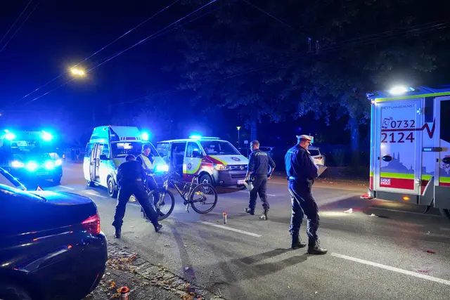 Der Aufprall ereignete sich mit starker Wucht, sodass der 18-Jährige sich eine schwere Schnittwunde im Halsbereich zuzog.  | Foto: Fotokerschi/Markus Hauser