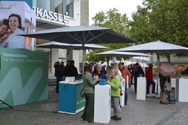 Die Veranstaltung bot einen niederschwelligen Zugang zur kostenlosen Erstberatung durch erfahrene Ansprechpartner:innen. | Foto: Emanuel Altenburger