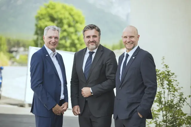 Vorstand Dietmar Waldeck, Aufsichtsratsvorsitzender Eduard Wallnöfer und Vorstand Martin Mimm bei der Generalversammlung der GHS. | Foto: GHS