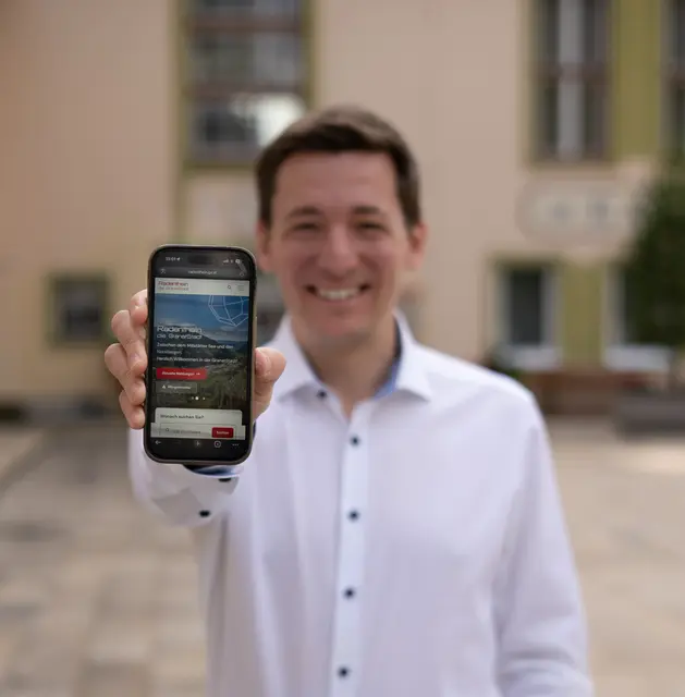 Hinter dem neuen digitalen Auftritt steht Bürgermeister Armin Egger selbst. | Foto: Stadtgemeinde Radenthein