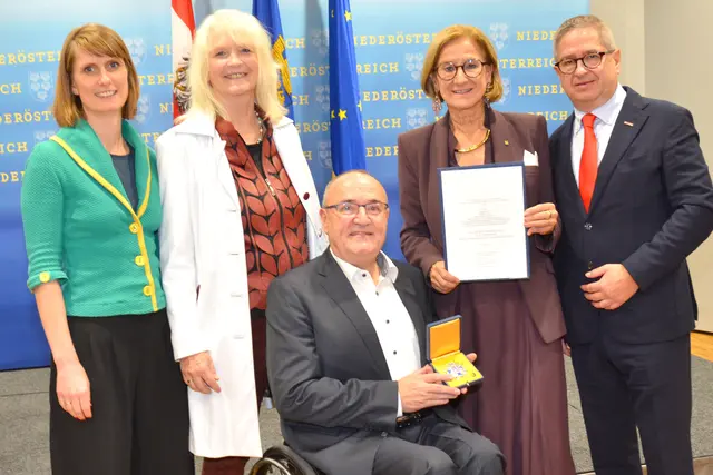 Marianne Blaschek, Dietlinde Kisling, Albert Kisling, Landeshauptfrau Johanna Mikl-Leitner und SWV NÖ-Präsident Thomas Schaden. | Foto: SWV NÖ
