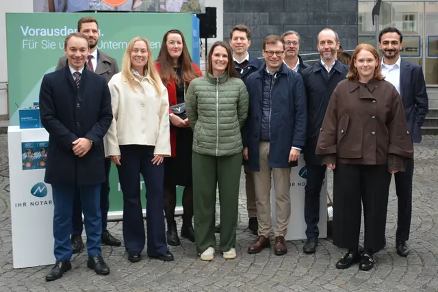 Das Team des Notariats Vorarlberg bot beim „Rat vom Notariat“ am Sparkassenplatz in Feldkirch kostenlose Rechtsberatung inkl. Grundbuchauszug. | Foto: Emanuel Altenburger