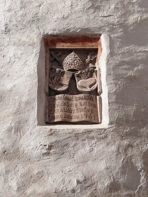 Das Wappen von Fürst-Erzbischof Leonhard von Keutschach mit der Zuckerrübe | Foto: H.Bachinger