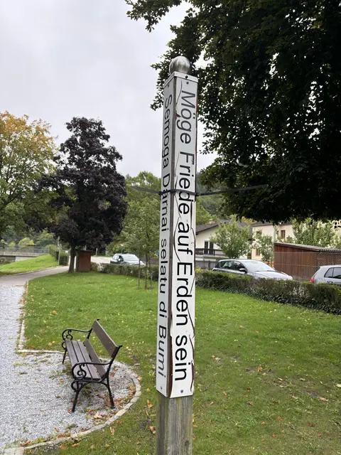 Eine Message mitten im Park von Sentenberg