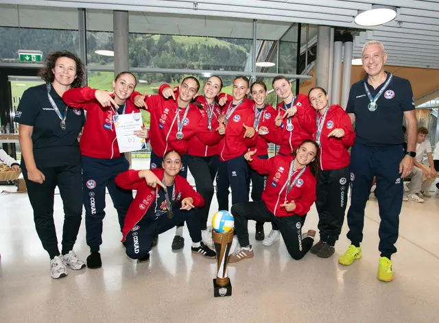 Den Sieg im U16 Bewerb holte sich ASD Lizzana aus Italien. Die Gastgeberinnen vom SVC Neustift folgten auf Platz zwei. | Foto: James Murray