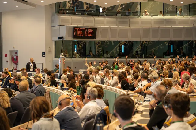 Beim Europäischen Bürgerpanel zur demokratischen Resilienz tauschten sich Bürgerinnen und Bürger über aktuelle Herausforderungen für die Demokratie aus. | Foto: Europäische Kommission