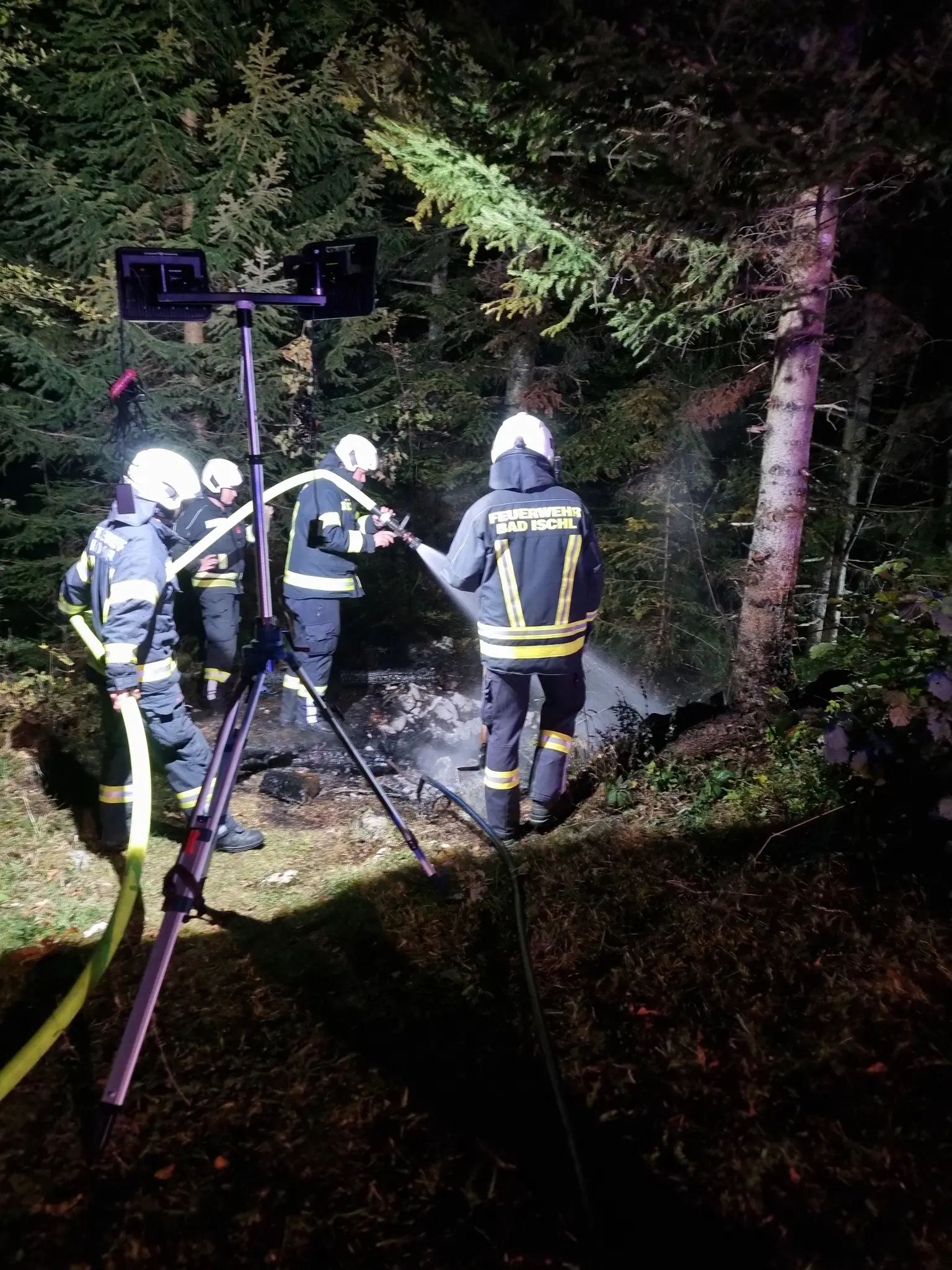 Plumpsklo in Bad Ischl brannte lichterloh