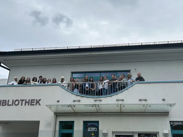 Die Schülerinnen blickten hinter die Kulissen des Rathauses. | Foto: Marktgemeinde Seewalchen