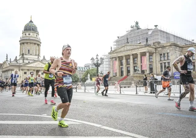 2025 absolvierte Christian Schöbinger den Marathon in Berlin.  | Foto: Sportfotograf