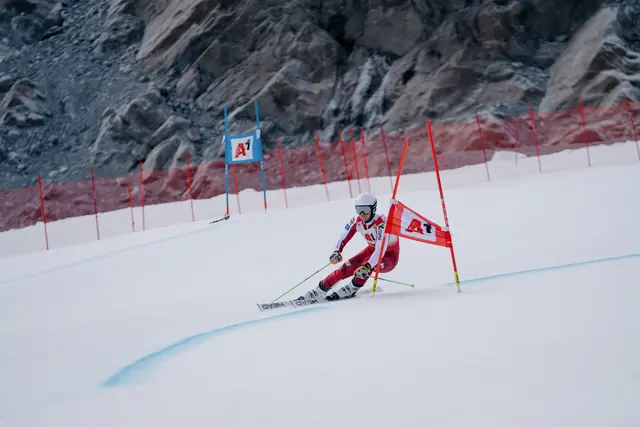 Beste Trainingsbedingungen: Internationale Top-Stars ziehen am Rettenbachgletscher ihre Schwünge. | Foto: Ötztal Tourismus/ Tobias Siegele