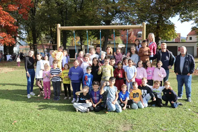 Der Kinderspielplatz wurde mit einem bunten Fest eröffnet. 
