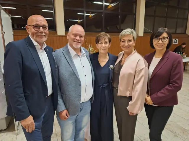 (v.l.) Ex-Bürgermeister Werner Huf, SPÖ-Landesgeschäftsführer Friedrich Radlspäck, Bürgermeisterin Rosemarie Harter, Mattersburgs Bürgermeisterin Claudia Schlager und Birgit Kiss-Wagner (BH Eisenstadt) | Foto: SPÖ Burgenland