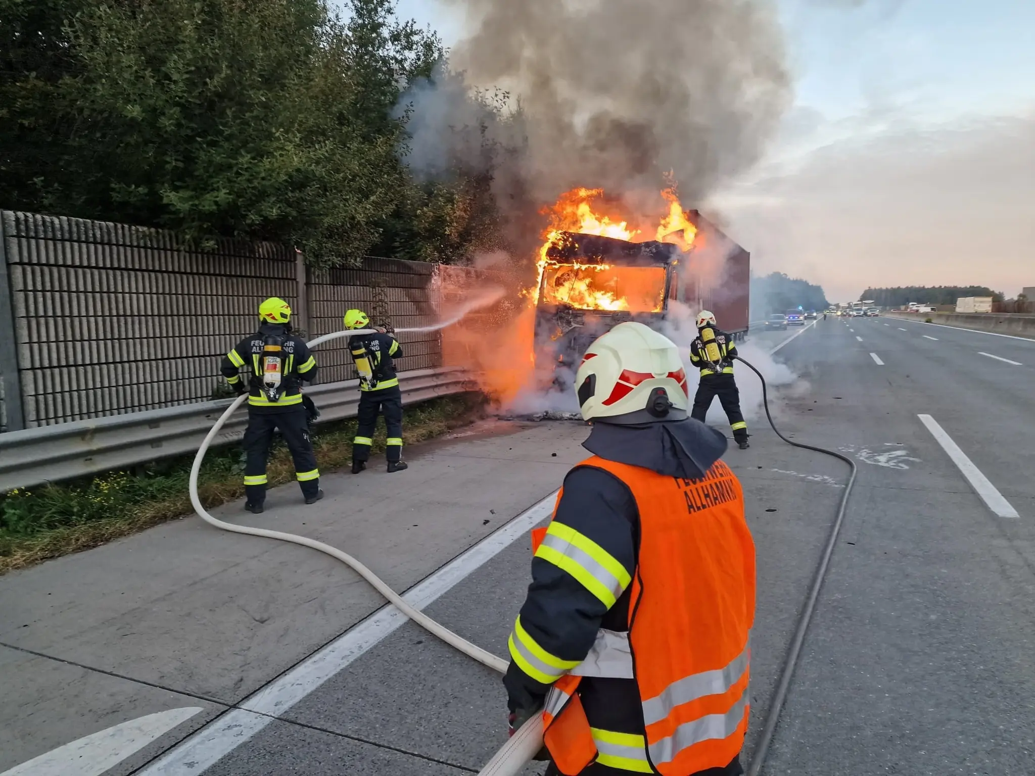 Fire brigade operation on A1: Truck fire caused total closure of West ...