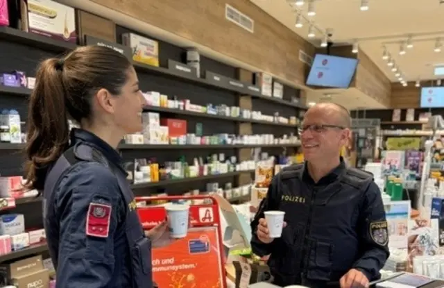 "Coffee with Cops" findet an gut besuchten Plätzen in ganz Österreich statt – darunter viermal im Bezirk Ried.