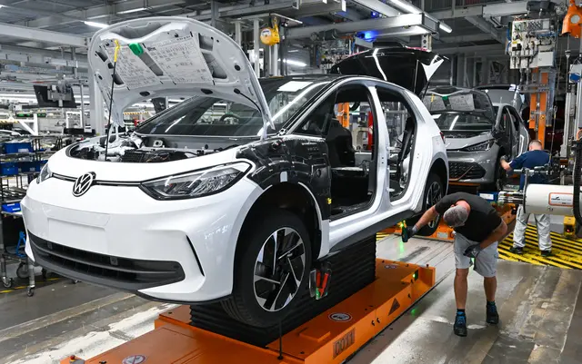 Wie der Generalimporteur Porsche Holding Salzburg auf MeinBezirk-Nachfrage mitteilt, sind in Österreich rund 650 VW-ID.-Modelle und 200 Cupra Born betroffen.  | Foto: APA-Images / dpa / Hendrik Schmidt