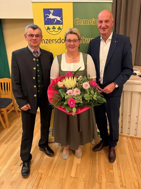 Vizebürgermeister Gerhard Pamminger, Bürgermeisterin Heidi Kronegger und Landesrat Christian Dörfel.
 | Foto: OÖVP
