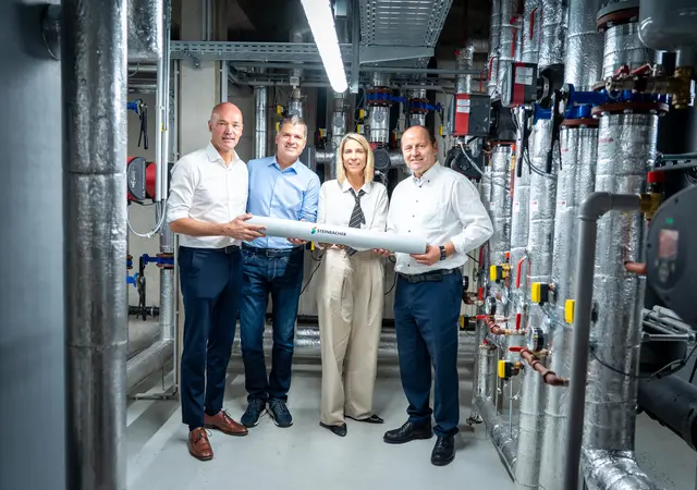 Bei der Präsentation der Energiesparaktion „Mission Keller-Check“ informierten (v. li.) Roland Hebbel (Geschäftsführer Steinbacher Dämmstoffe), Rupert Ebenbichler (Geschäftsführer Energieagentur Tirol), Innsbrucks Klimastadträtin Janine Bex und LHStv Josef Geisler über die Möglichkeiten, mit einer einfachen Rohrdämmung Energieverluste zu reduzieren und Heizkosten zu sparen. | Foto: Land Tirol/Hörmann