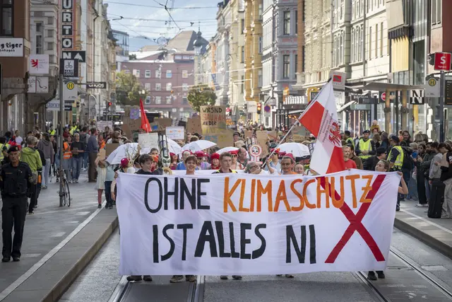 Die Teilnehmerinnen und Teilnehmer forderten ein wirksames Klimaschutzgesetz und stärkere Maßnahmen gegen die Folgen des Klimawandels. | Foto: FFF/Stromberg