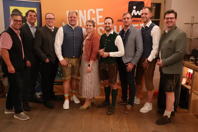 Hans Moser, Gerald Schöffmann, Tobias Luger, Martin Burner, Vanessa Ehrengruber, Florian Baumgartner, Robert Krennmair, Thomas Burner und Michel Kirchberger. | Foto: MeinBezirk/Constance Haslberger