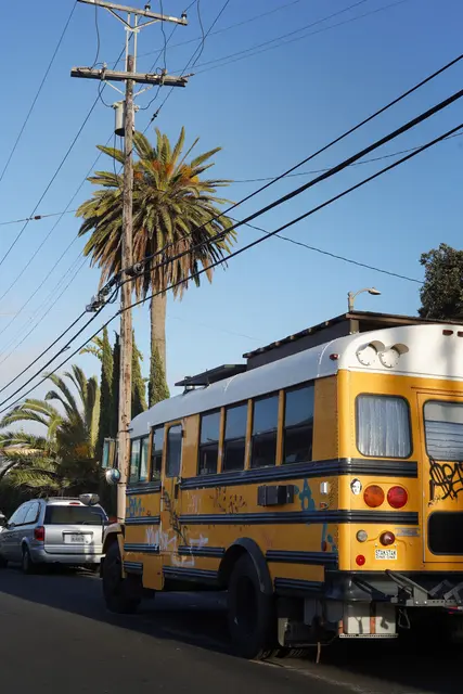 Mit dem Bus durch die USA, das ist Julian Funks Traum. | Foto: pexels / Anastasiya Badun