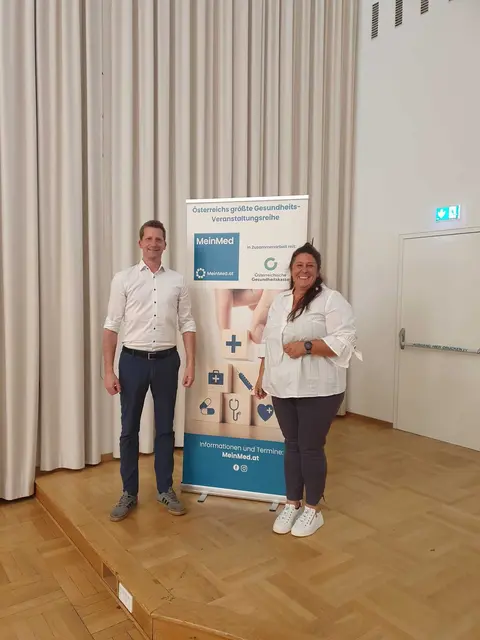 Referent Markus Gregori und Jasmin Otto (Moderatorin) | Foto: MeinMed