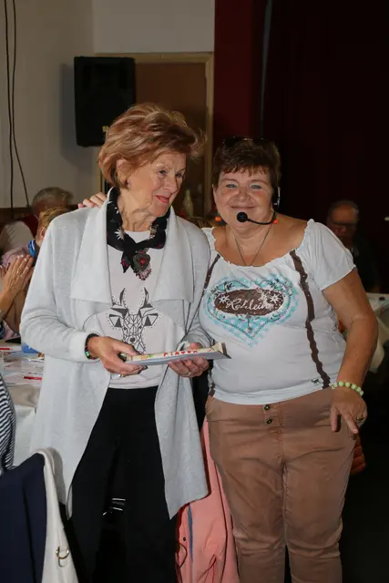 Zum Geburtstag gratulierte die Ortsgruppe St. Margarethen zum runden Geburtstag recht herzlich, Brigitte