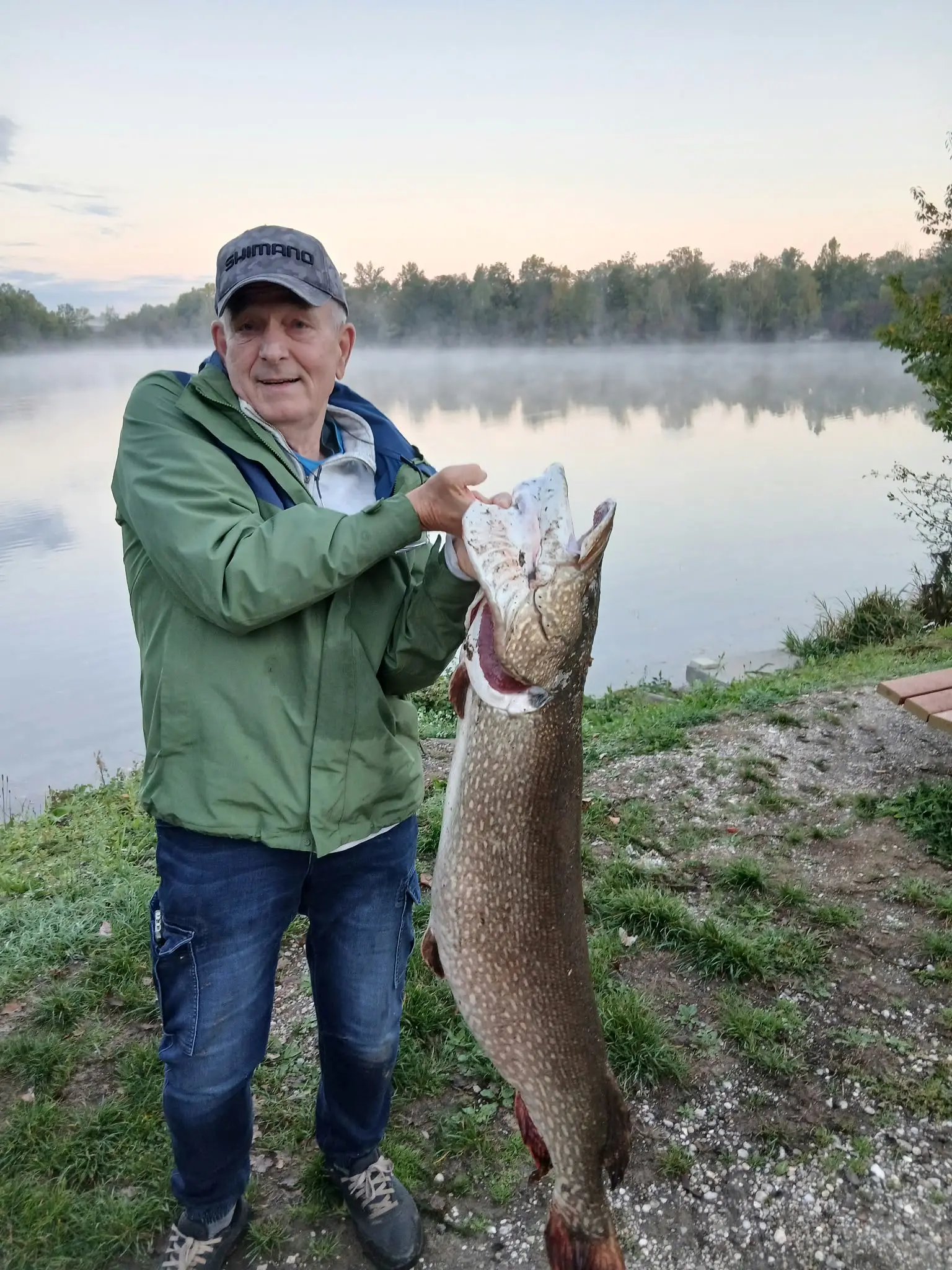 Sensation am Puckinger See: Angler zieht Raubfisch mit 18 ...