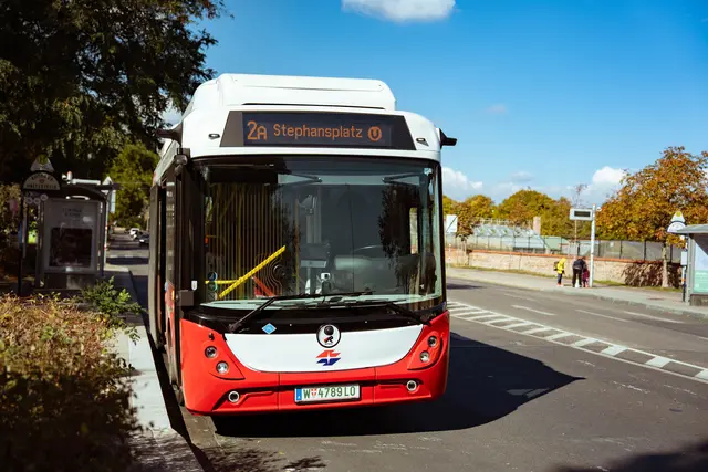 Die Wiener Linien seien mit dem Hersteller in Kontakt, um Lösungen für die Geräuschentwicklung zu finden.  | Foto: Sade Jerabek/MeinBezirk
