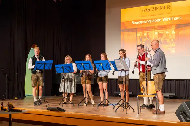 Martin Hörth, Sabine Affengruber, Martina Erber, Nina Fahrnberger, Margarete Kropf, Gerhard Dollfuß, Daniel Hörth | Foto: Filmgut Thomas Zeller