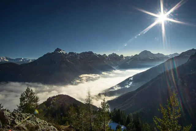 Wandern, Bergsteigen und Radfahren zählen zu den zentralen Angeboten und ermöglichen es den Gästen, die vielfältige Berglandschaft auf unterschiedliche Weise zu entdecken. | Foto: Kainz