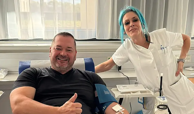 Kamerad Gernot Wiedermann mit Marie Therese Stadler von der Blutbank beim Blutspenden. | Foto: ÖKB
