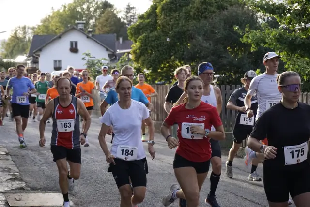 Der Hauptlauf mit Teilnehmer*innen aller Altersklassen von U16 bis U70