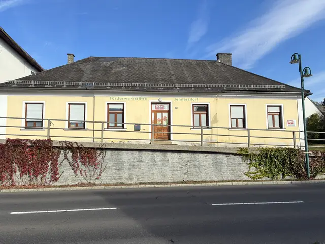Der neue Standort der Tafel Österreich befindet sich in der ehemaligen Förderwerkstätte in der Hauptstraße 46 in Jennersdorf. | Foto: Anna Maria Kaufmann
