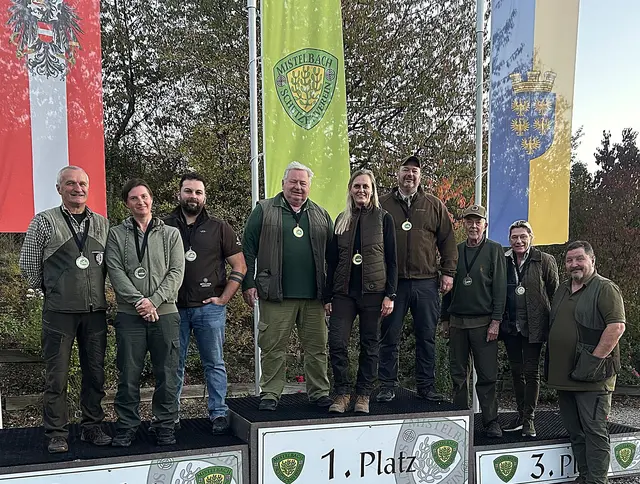 Karl Seltenhammer, Julia Nagl, Florian Dorn, Richard Ullram, Gudrun Hofer, Gernot Wiedermann, Rudolf Wiedermann, Kalinka Jeitler, Oberschützenmeister Josef Kohzina. | Foto: Schützenverein-Mistelbach 