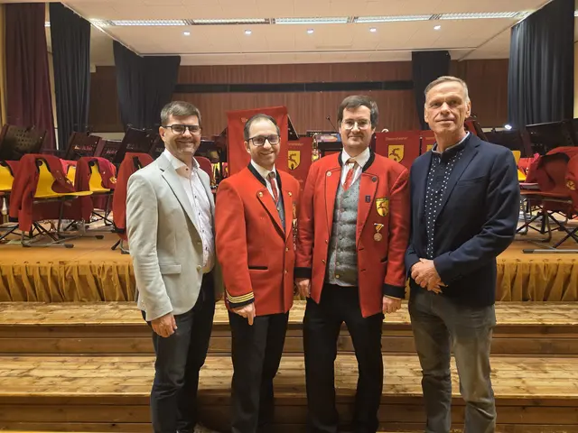 Direktor der Musikschule Voralpen Lukas Reckenzain, Kapellmeister des BLO St.Veit Markus Lampl, Obmann Michael Berger und Vize-Bürgermeister von St.Veit Gerhard Jun freuten sich über das gelungene Herbstkonzert.