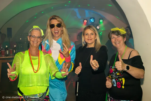 Premiere des ersten 80ziger Abends gelungen. Davon überzeugt: Sabine Kravagna, Jutta, Silvia Kumpan-Takacs und Elke Takacs (vlnr). | Foto: cine-motion.at / R. Ivanek