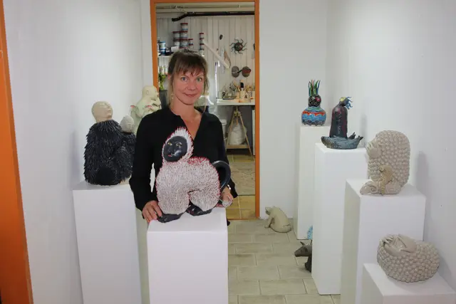 Ein besonderes Objekt ist das "Dornröschen der Löwen". Dafür brauchte es eine menge Geduld, so die Künstlerin. Auf der Figur sind 3000 Stacheln verarbeitet. 
