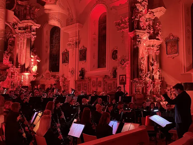 Unter dem Motto „Perspektiven“ gastierte das Ensemble unter der musikalischen Leitung von Thomas Jehle am 17. Oktober in der Pfarrkirche Kappl. | Foto: Elisabeth Zangerl