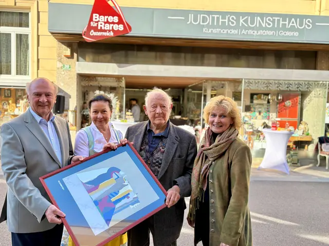 Erwin Pröll, Judith Schrottmeyer, Künstler Karl Korab und Bürgermeisterin Margarete Jarmer. | Foto: Markus Kahrer