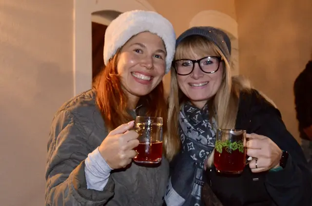 Gute Laune bei Anna Steinbrecher und Michelle Fedyna im Thernberger Mesnerhaus | Foto: Elisabeth Peinsipp