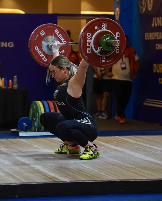 Alina Novak mit 87 kg Reißen

Foto: Luca Modrey