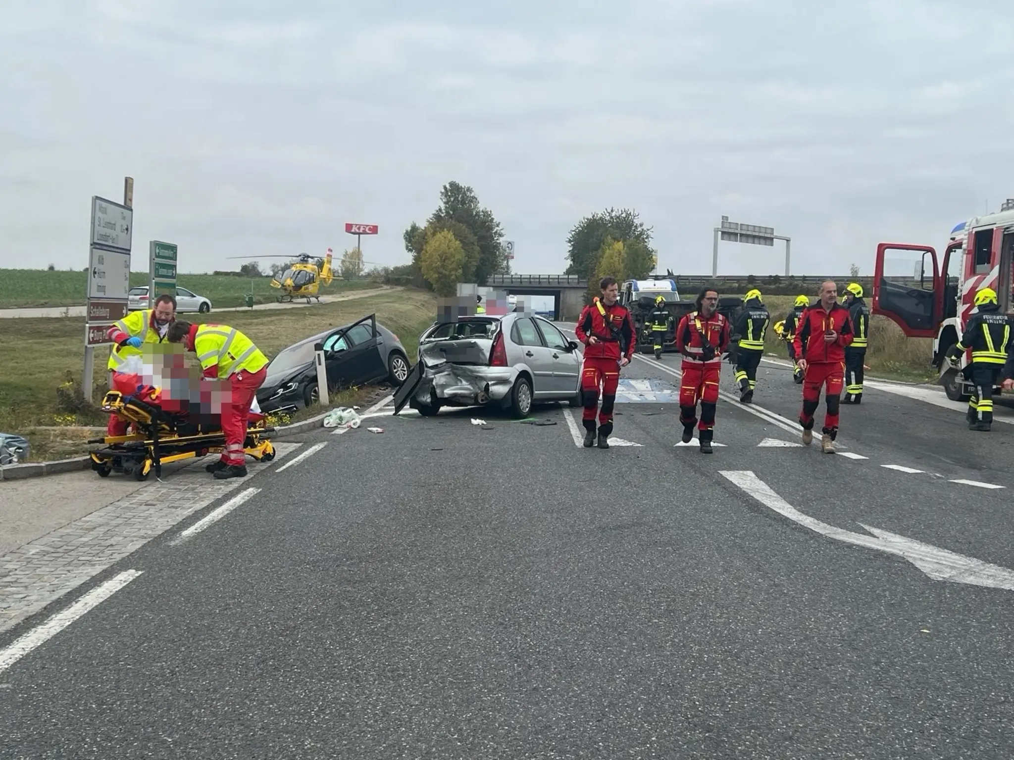 Major operation near Loosdorf: Three cars collide at A1 on-ramp - | Melk