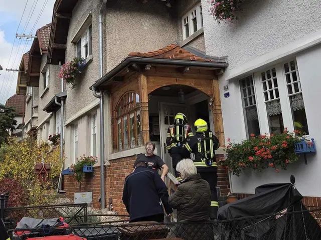 Die Bewohner nahmen einen ungewöhnlichen Geruch war und informierten die Einsatzkräfte.  | Foto: Markus Hackl, ASB ÖA