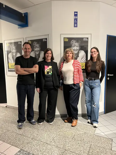 Bei der Premiere in Graz: Jakob Beutler (KIZ Royal), Nina Bedlivy (Frauenrat Graz), Alexandra Schneider (Regisseurin) und Barbara Brunner (KIZ Royal).
  | Foto: KK