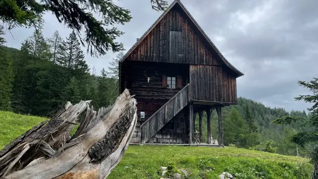 Die Jagdhütte Bärenriedlau auf dem Gemeindegebiet von Roßleithen. | Foto: Weymayer