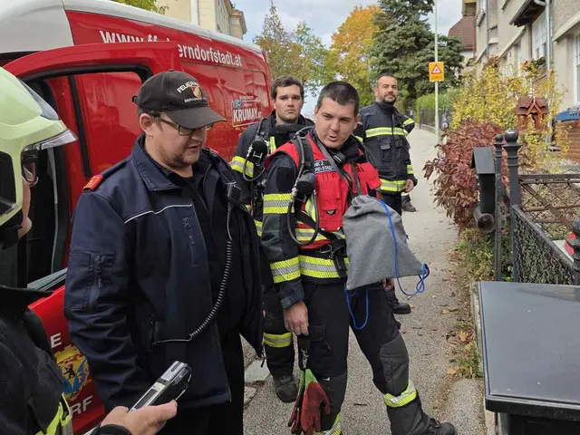 Wie bei diesem Meldebild üblich, wird zusätzlich zur örtlich zuständigen Feuerwehr auch eine Stützpunktfeuerwehr mit einem mobilen Gas-Messgerät mit alarmiert. | Foto: Markus Hackl, ASB ÖA