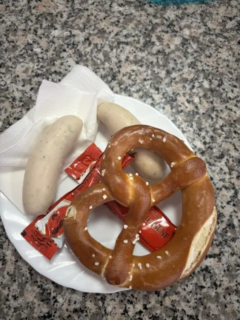 Brezen und Weißwürste dürfen beim Oktoberfest nicht fehlen. | Foto: Ursula Pfisterer
