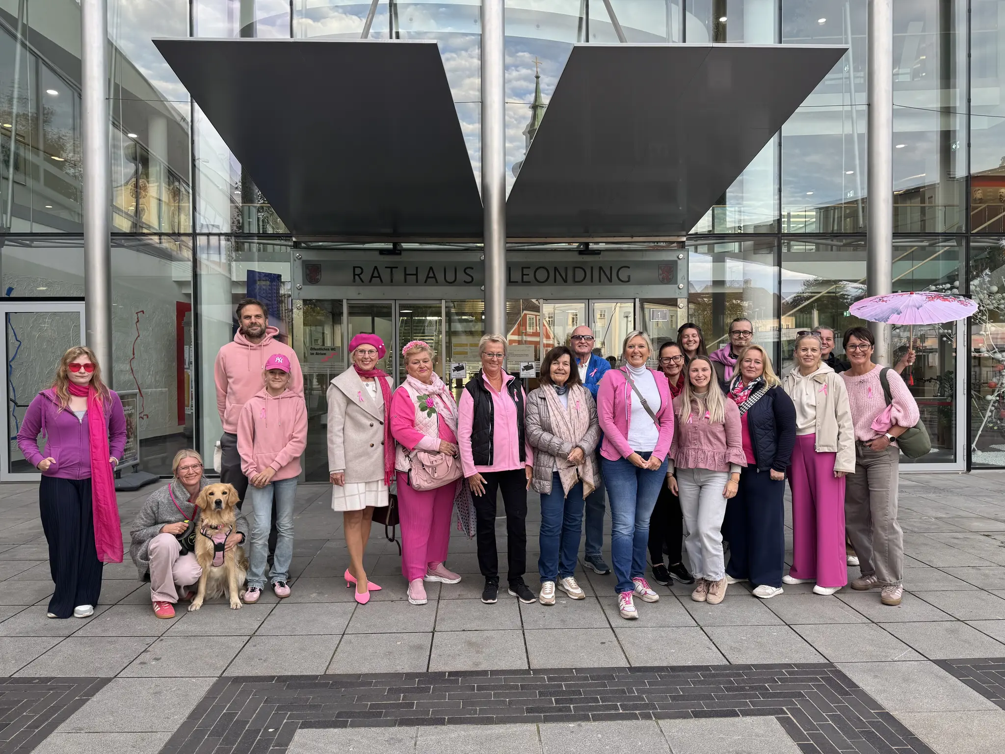 Premiere in Leonding: First Pink Walk in Leonding raises awareness against ...